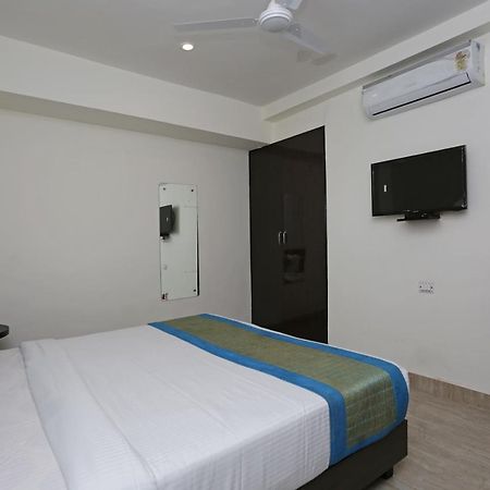 Hotel The Westend Green New Delhi Extérieur photo