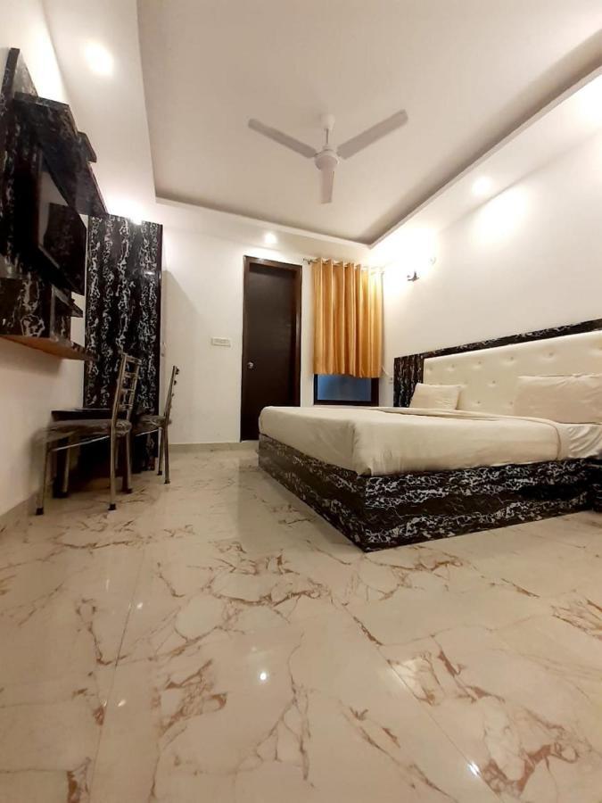 Hotel The Westend Green New Delhi Extérieur photo