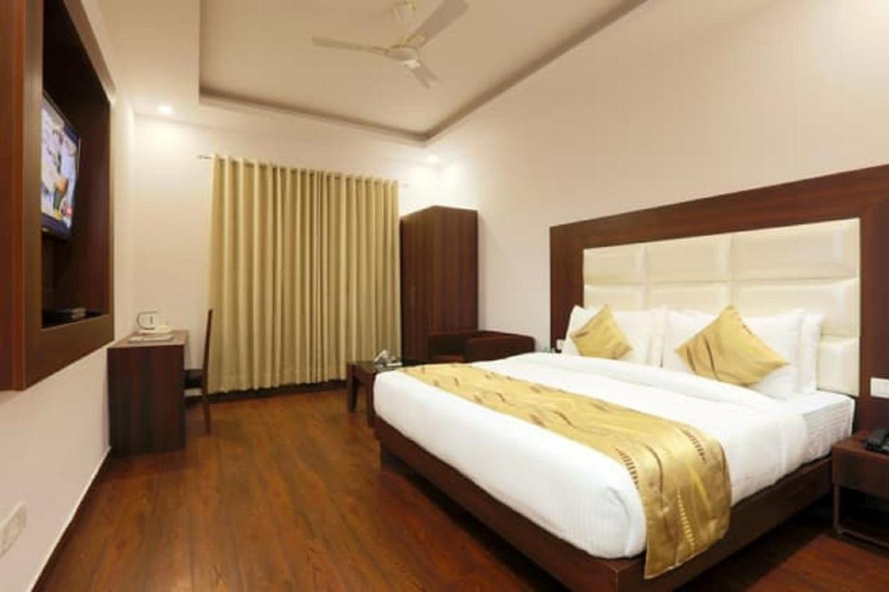 Hotel The Westend Green New Delhi Extérieur photo