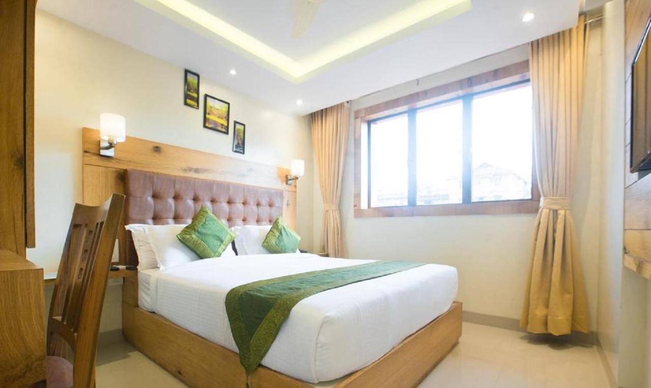 Hotel The Westend Green New Delhi Extérieur photo
