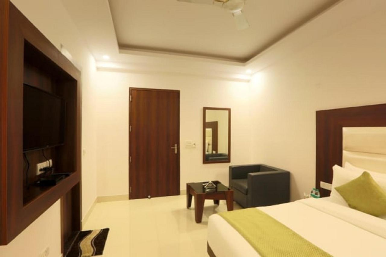 Hotel The Westend Green New Delhi Extérieur photo