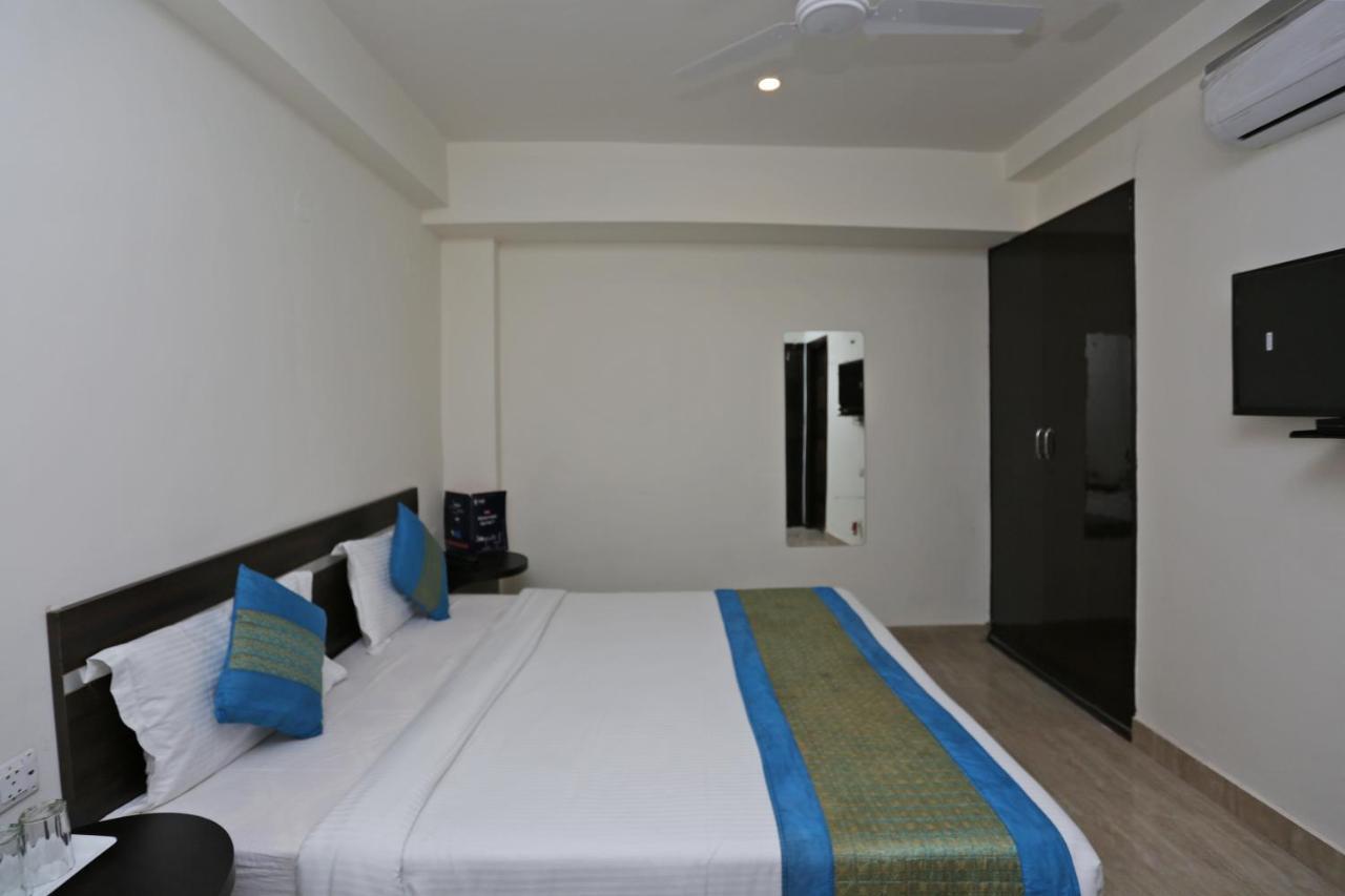 Hotel The Westend Green New Delhi Extérieur photo